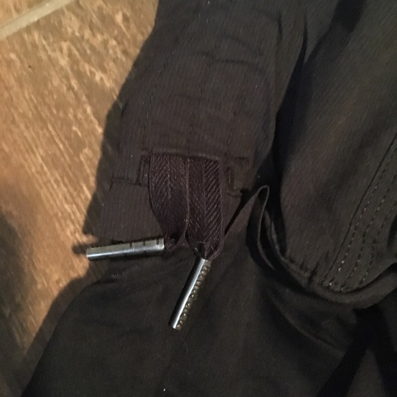 Lululemon Crops - Picture 2 of 3